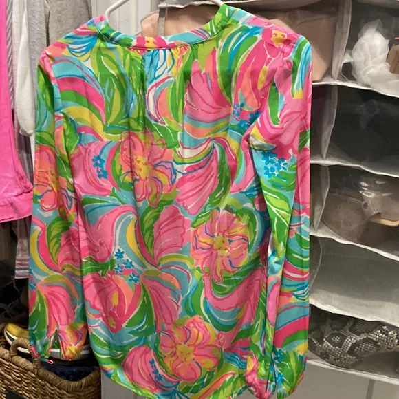 Lilly Pulitzer blouse - Picture 2 of 5